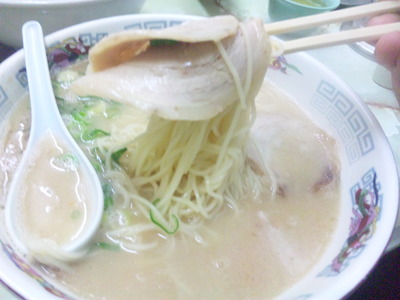 一休軒　本店　ラーメン　アップ